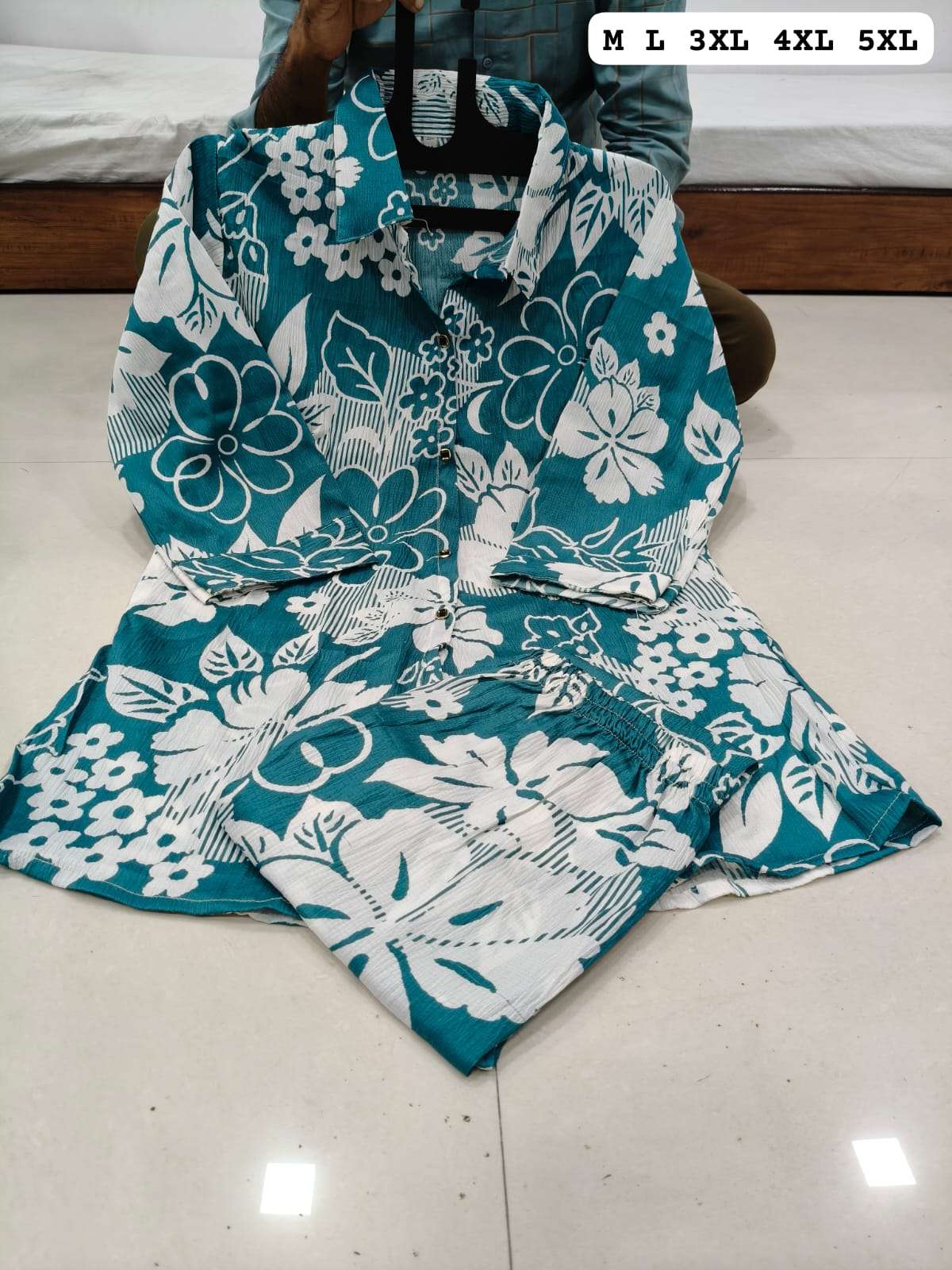 BOUTIQUE QUALITY CRUSH FANCY CORD SET FOR GIRL DAILY SIMPLE WEAR SURAT